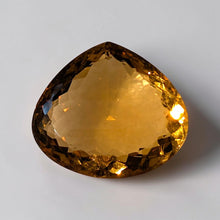Load image into Gallery viewer, No heat 40ct brazil citrine
